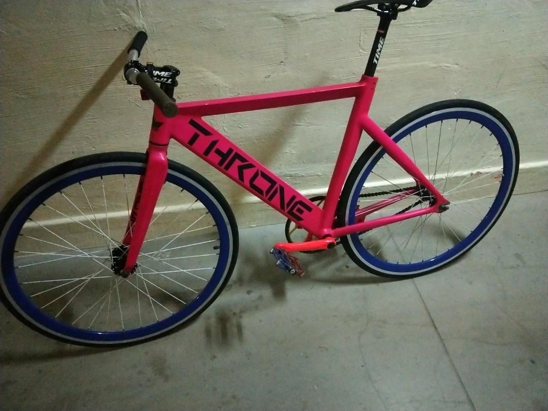 Pink cheap throne fixie