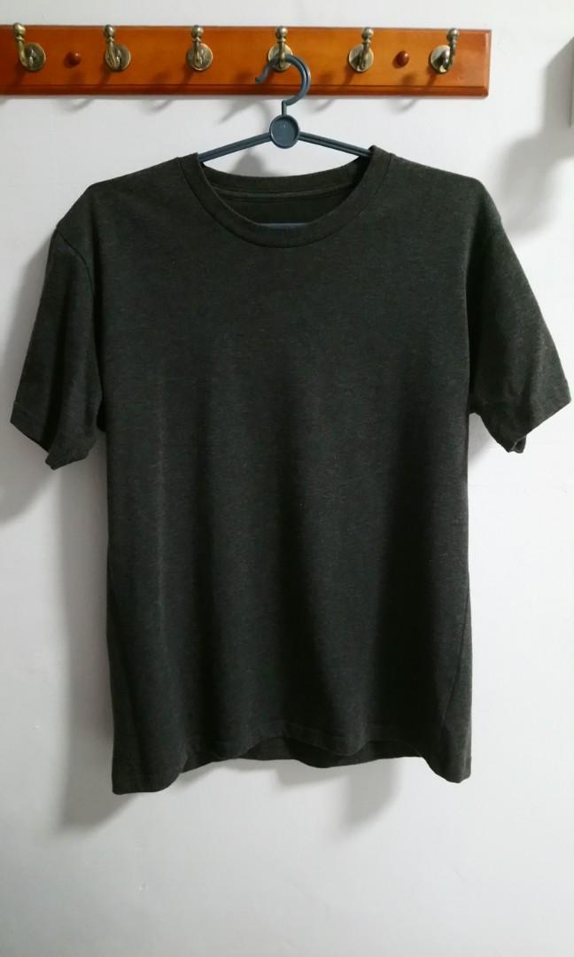 uniqlo basic tee