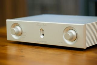 (Category: ) located in . Submitted by hifideals (Listing ID 1011393619, Image 1). Description: .