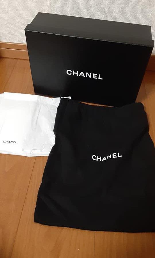 Authentic Chanel packaging (dust bag, box and paper bag)