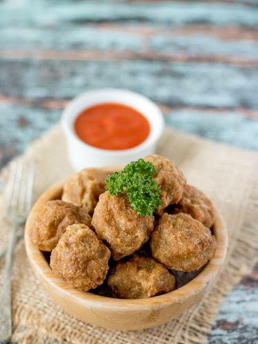 Bakso Goreng Ayam Udang Min Order 10pcs Makanan Minuman Makanan Instan Di Carousell