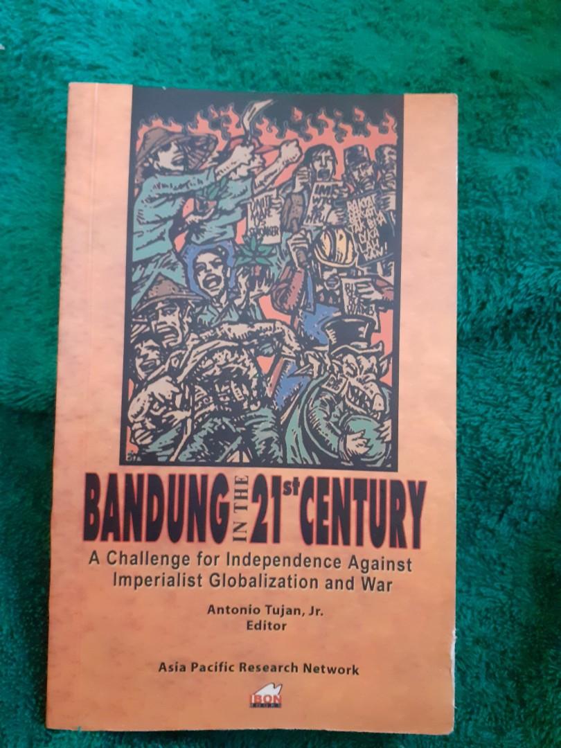 Bandung in the 21st Century (Category: Storybooks) located in Manila. Submitted by emsoserene (Listing ID 1011318563, Image 1). Description: Yellow stains on the edge.