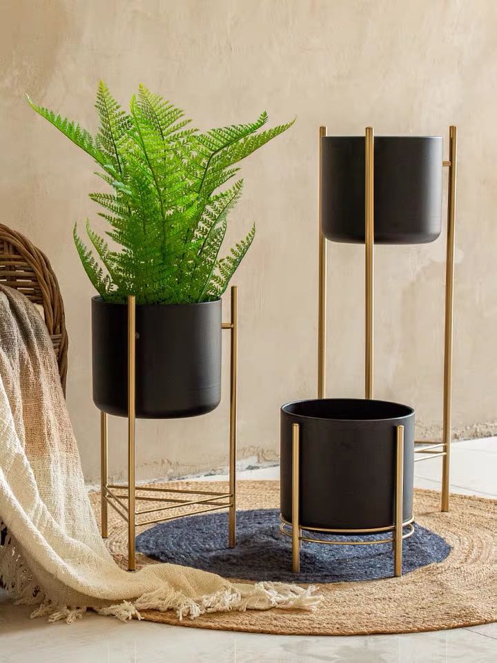 gold table planter