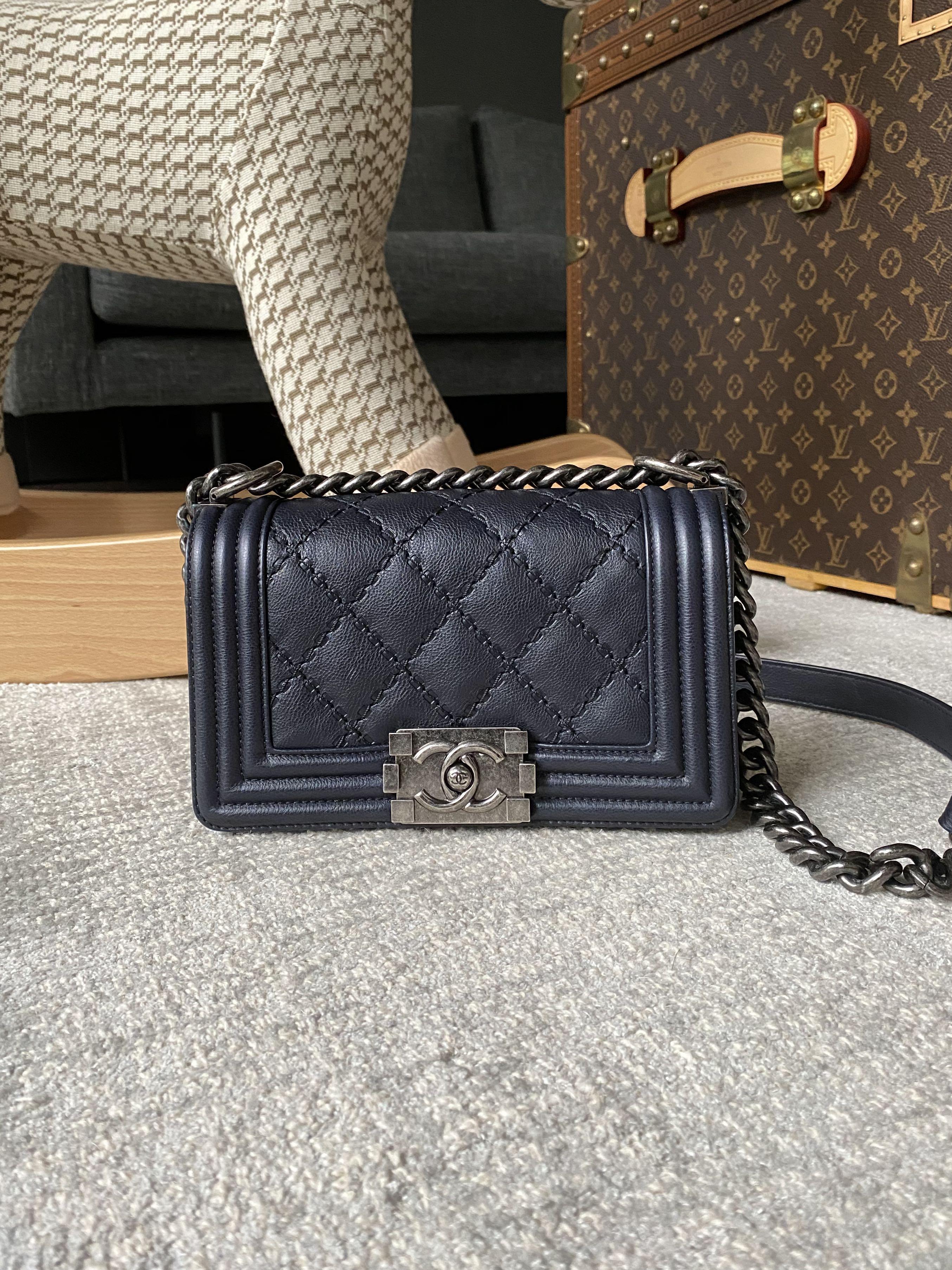 Chanel le boy hot sale small