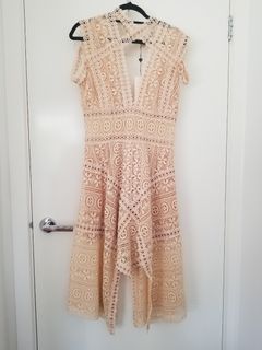 (Category: ) located in . Submitted by clothessalebydw (Listing ID 1011362135, Image 1). Description: .
