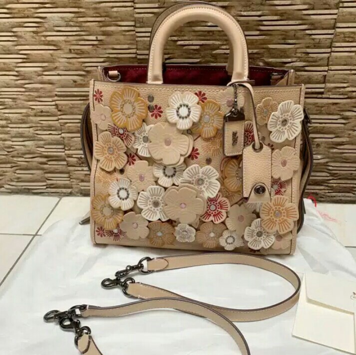 Coach Flower Rouge Limited Edition, Fesyen Wanita, Tas \u0026 Dompet di Carousell