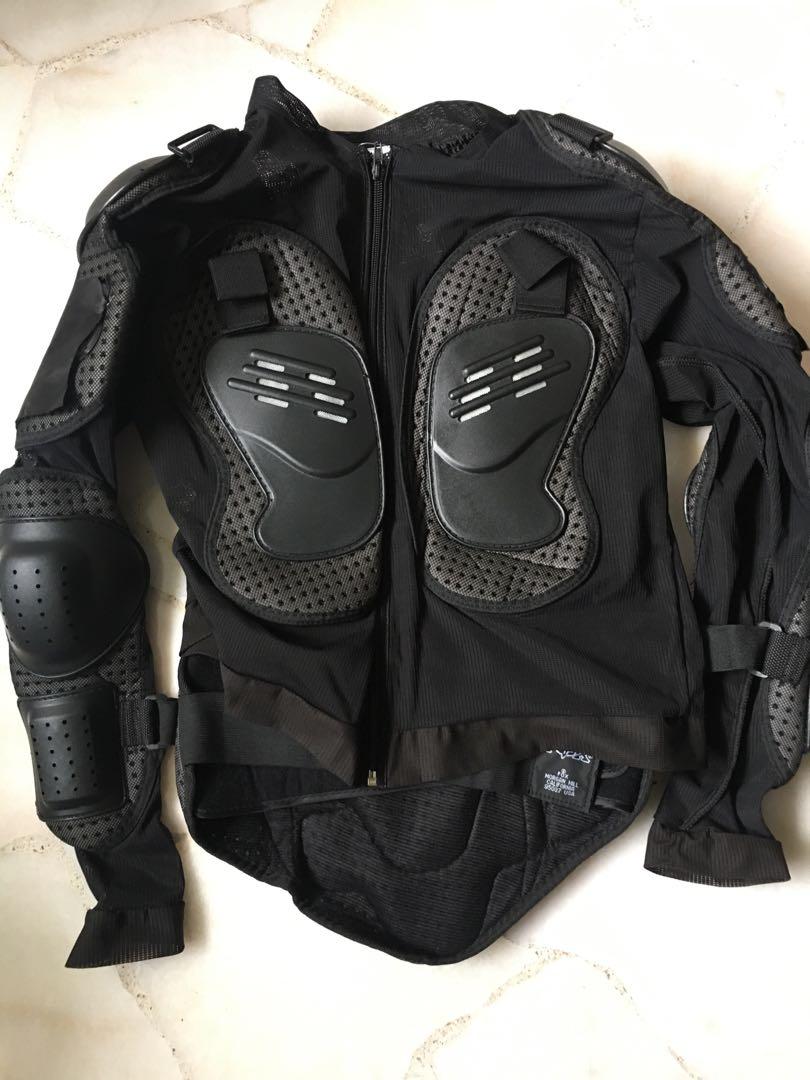 Cool Jacket (Category: Motorcycle Apparel) located in Singapore. Submitted by magdaco (Listing ID 1011331015, Image 2). Description: Cooling Jacket with protectors on front, back & sleeves . L size .