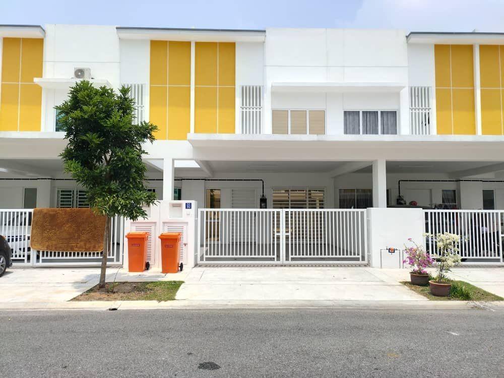 Double Storey Intermediate Terrace At Suriaman 1 Adelia Bandar Sri Sendayan Seremban Property For Sale On Carousell
