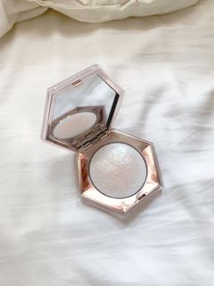 （分類：）位於 。 由 lambisq 提交（商品編號 1011272483，圖片 1）。簡介： 。