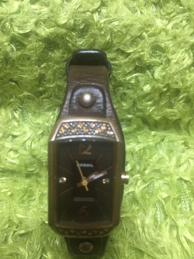 Fossil Original Vintage Watch (Category: Women's Watches) located in Quezon City. Submitted by declutter_project (Listing ID 1011327254, Image 2). Description: 100% Original Leather Band.
