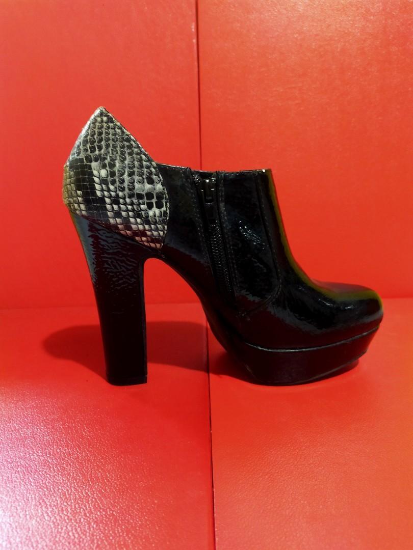 graceland ankle boots