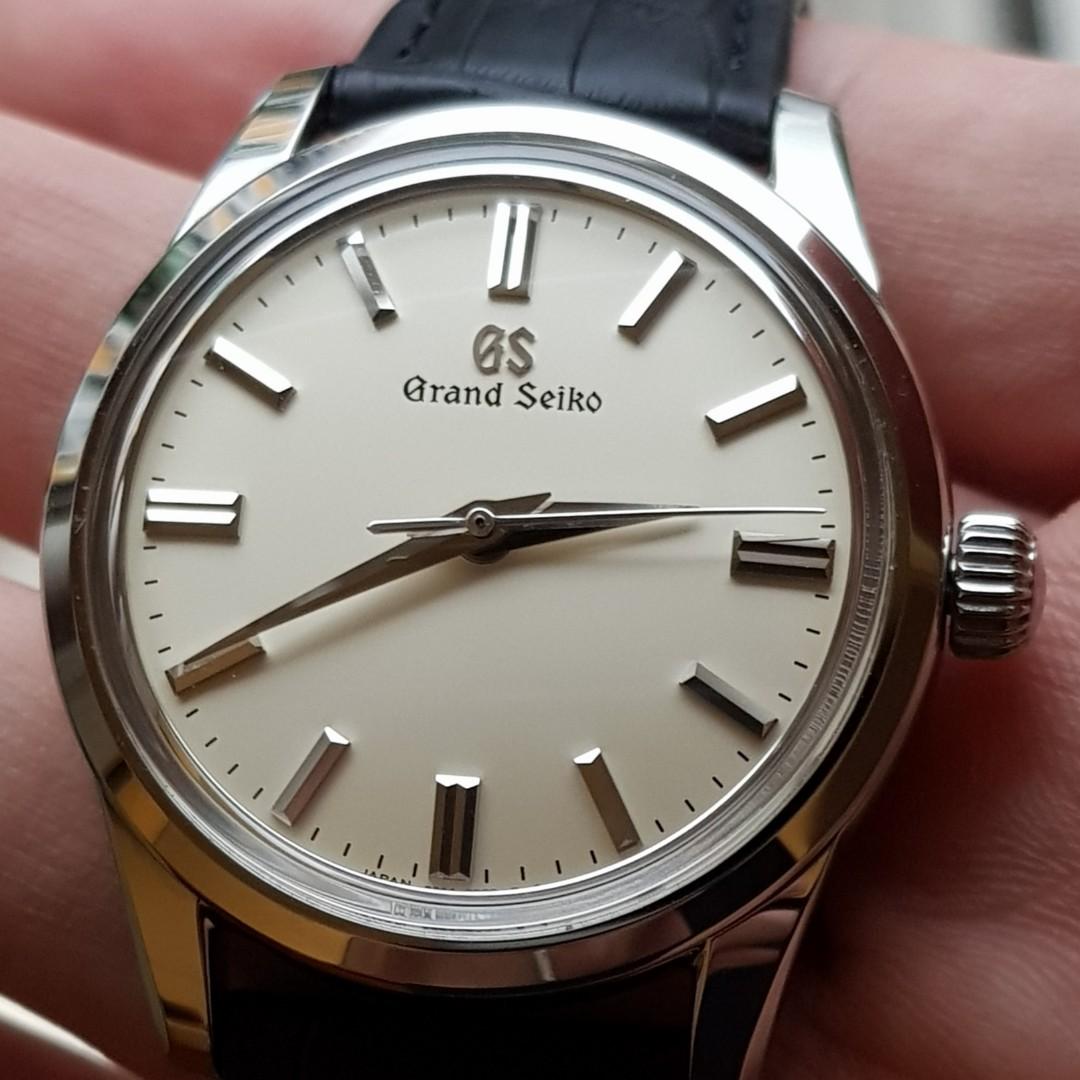 FSOT: Grand seiko sbgw 231, Luxury, Watches on Carousell