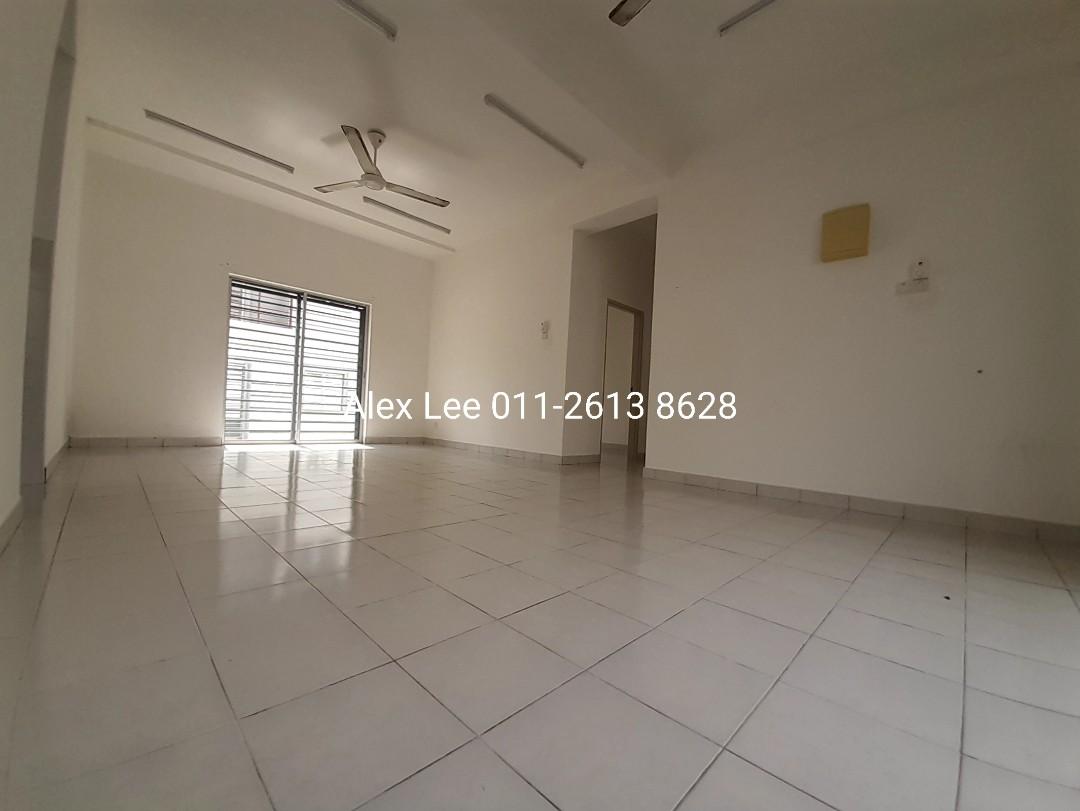 Ground Floor Townhouse Type Suci Ainsdale Town, Seremban near Toll