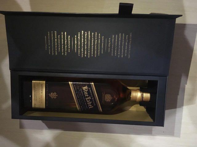 Johnnie Walker Blue Label Blended Scotch Whisky, Makanan ...