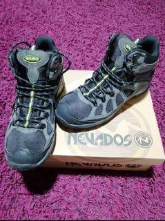 Kasut Hiking The Footwear Carousell Malaysia
