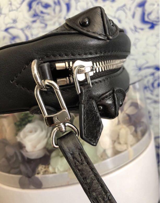 Louis Vuitton soft trunk Rouge large clutch black Sling ...