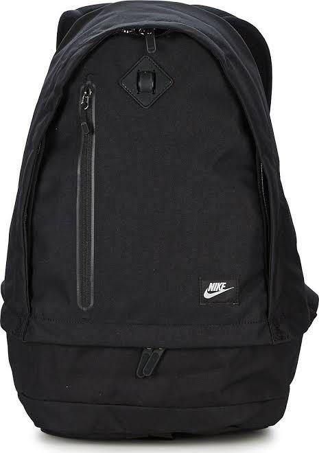 Nike and adidas bag (Category: Backpacks) located in Quezon City. Submitted by l.sernal (Listing ID 1011234698, Image 3). Description: Selling my orig prelove nike & adidas bag’s -nike 6.0 triad backpack P1,800 -nike cheyenne P1000 “may onting dents” -nike gym vapor sacks P500 -adidas ukuran backpack P800 Lahat yan orig! Hindi class A mas class pa sa jowa mo!.