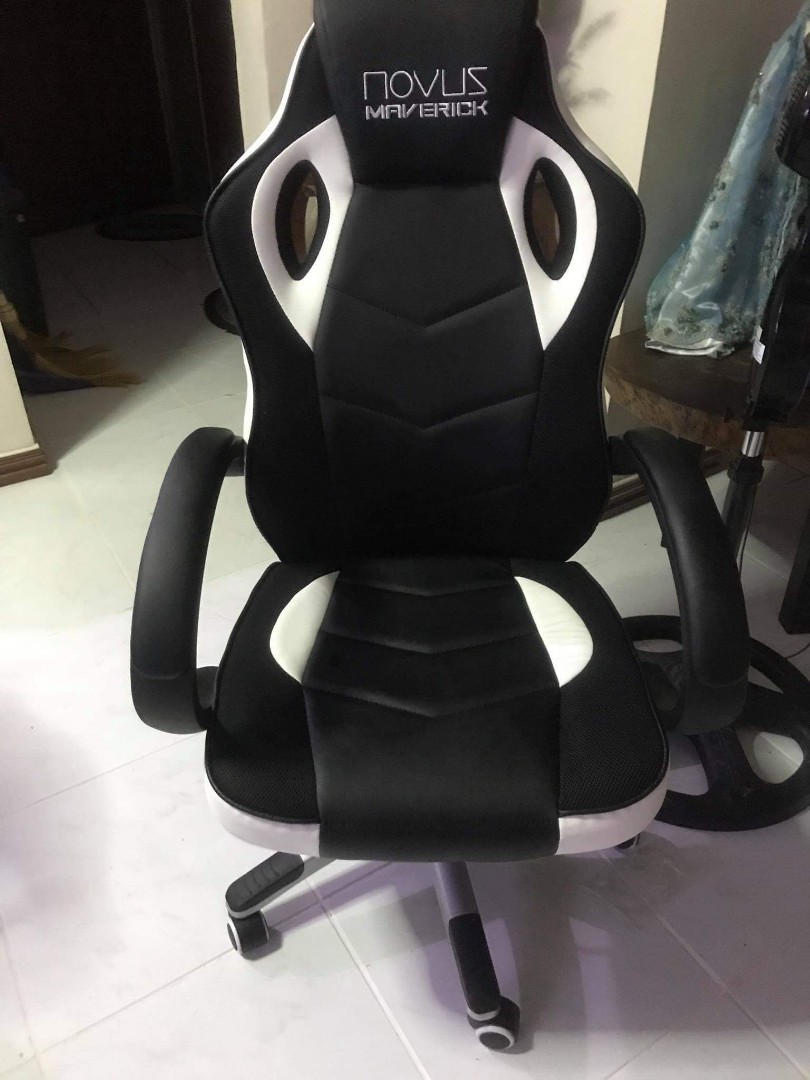Novus Maverick Gaming Chair