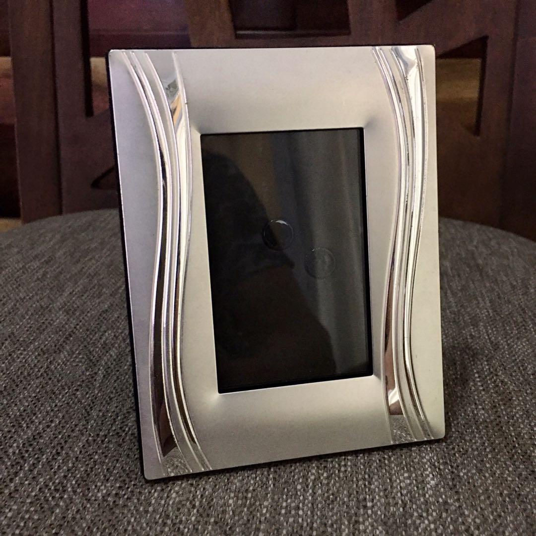 Picture Frame (Category: Frames & Pictures) located in Quezon City. Submitted by mystorageroom (Listing ID 1011253120, Image 1). Description: 4.5 x 7cm ✅ Matt silver/chrome metal frame ✅ Glazed ✅ Black velvet wood back/stand ✅ Pick-up loc- Brgy Mariana, New Manila QC .