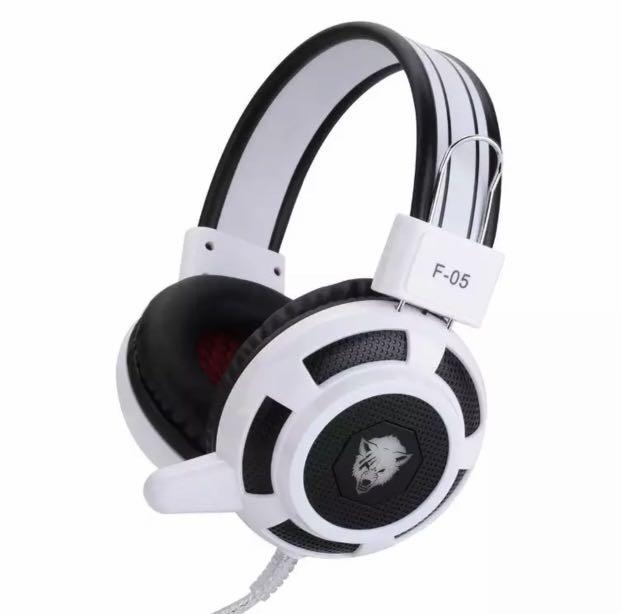 Razer headset (Category: Headphones & Headsets) located in Manila. Submitted by sdfsolutions (Listing ID 1011423485, Image 2). Description: Tags: Headphone Headset Razer Red Green Blue White Orange Black Stereo Gaming Keyboard Mouse Mousepad Microphone Monitor .
