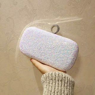 #MustGo Shimmering clutch bag for dinner
