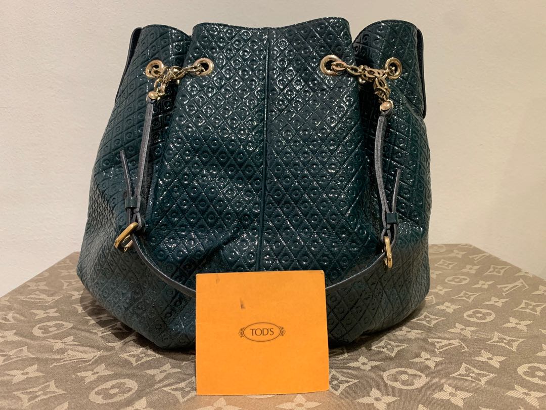 Tod's patent hotsell leather bag