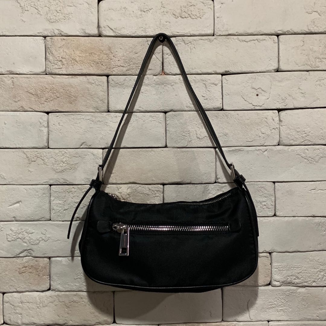 pia nylon shoulder bag