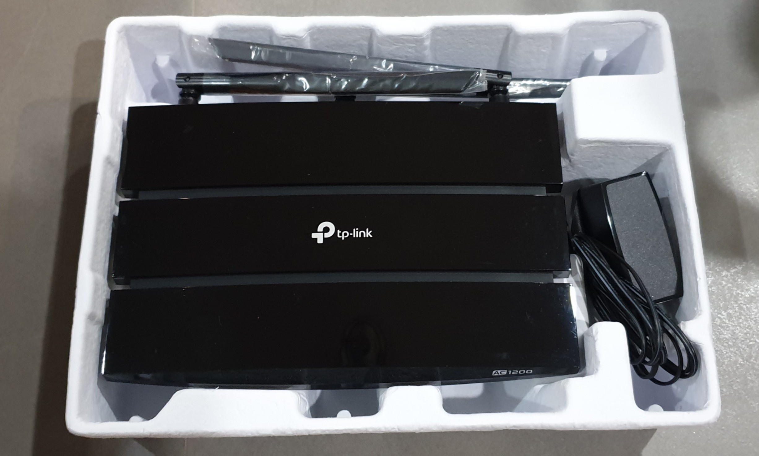 Tp link AC1200 wireless router, Computers & Tech, Parts & Accessories ...