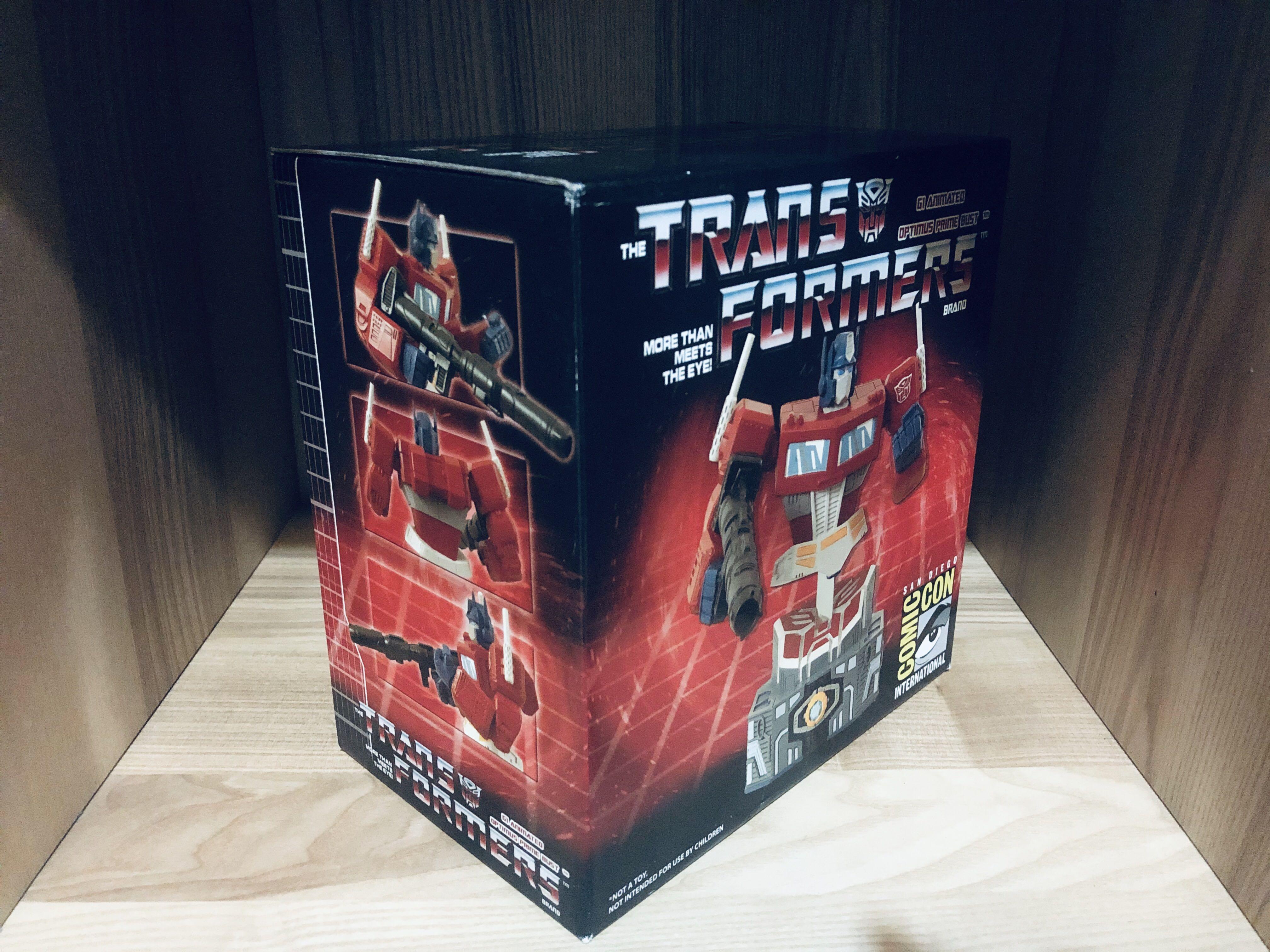 TRANSFORMERS G1 ANIMATED OPTIMUS PRIME BUST 2009, Hobbies & Toys