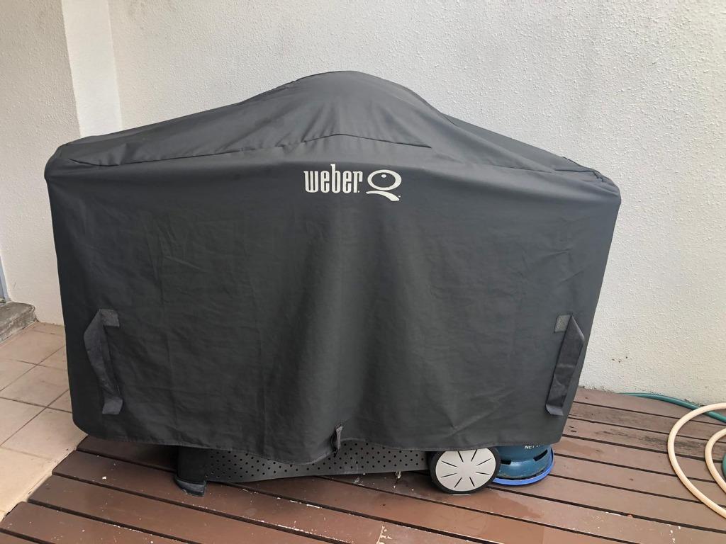 er BBQ Family Q 3200 Retails 1039, Travel, Travel Essentials