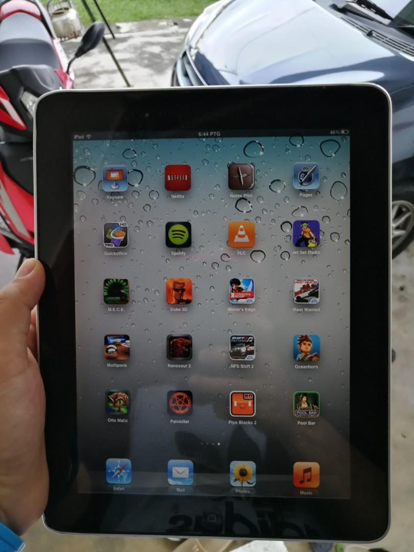 Apple Ipad 1 First Generation 32gb Jailbreak Tab Tablet, Mobile Phones & Tablets, iPad on Carousell