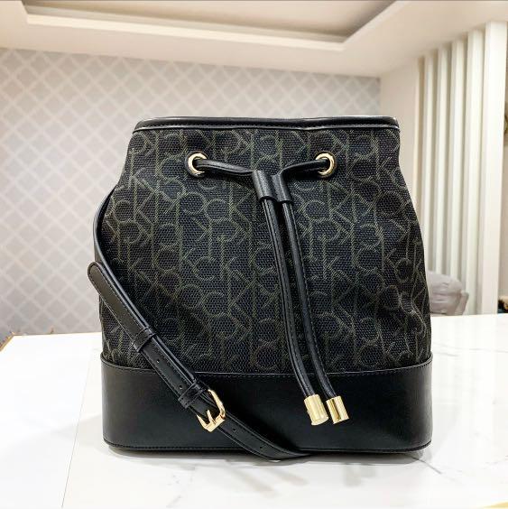 Calvin klein 2025 gabrianna signature tote