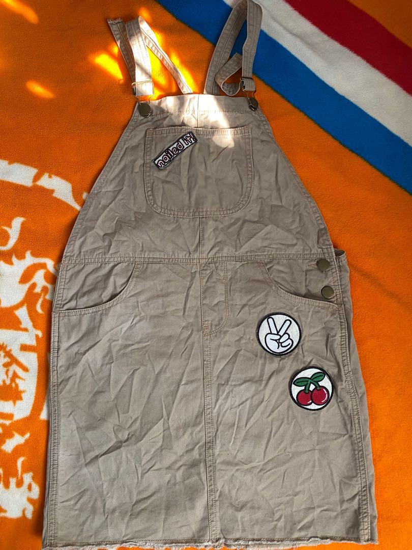 clothes for sale, 100 pesos each except for jacket (Category: Sets or Coordinates) located in Santa Rosa. Submitted by asrea.el (Listing ID 1011533905, Image 1). Description: New clothes haven’t used..