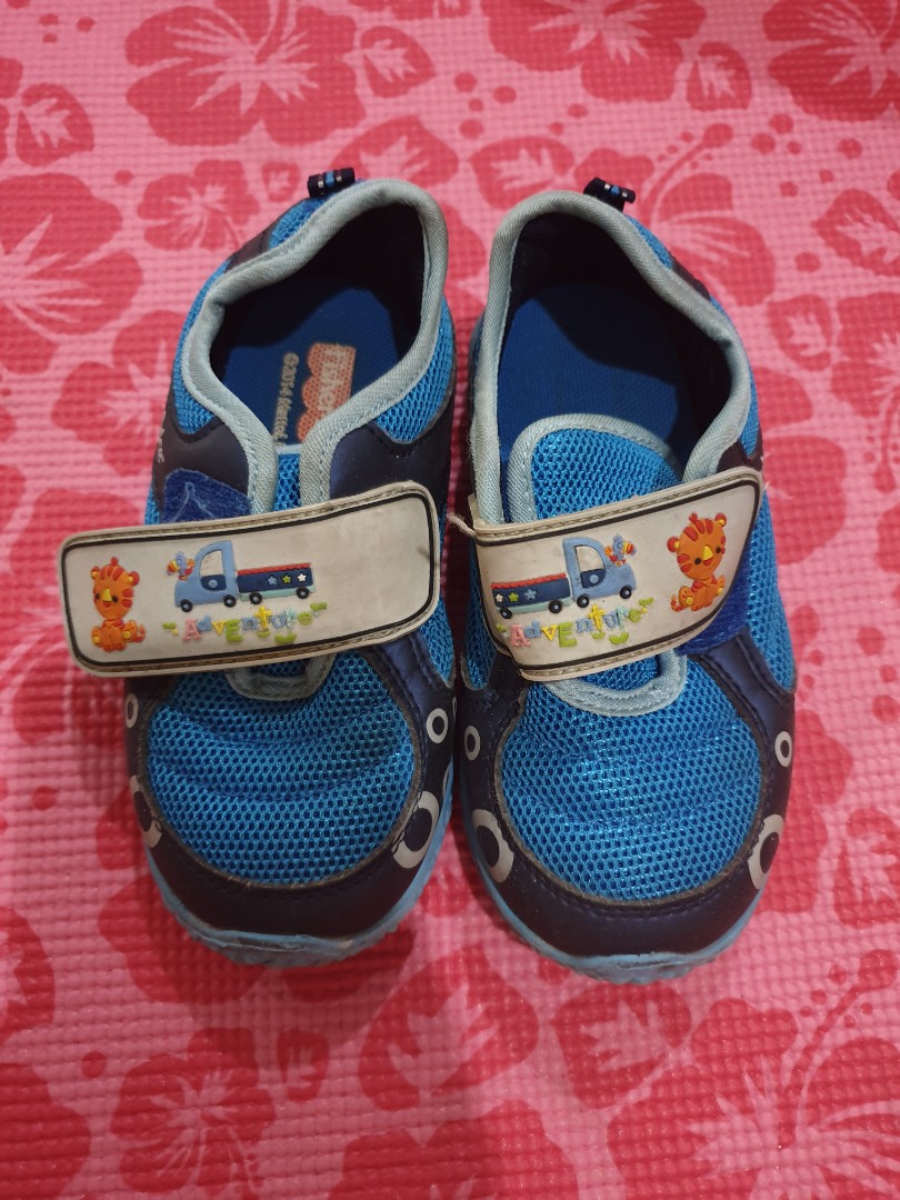 fisher price shoes