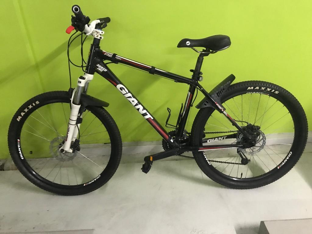 hybrid bike 26 inch wheels
