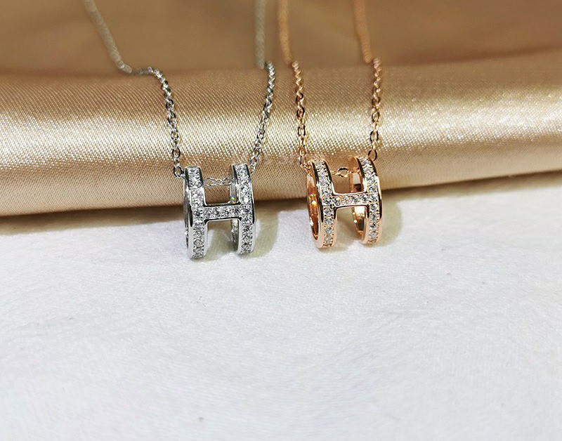 Hermes h necklace, Women's Fashion 
