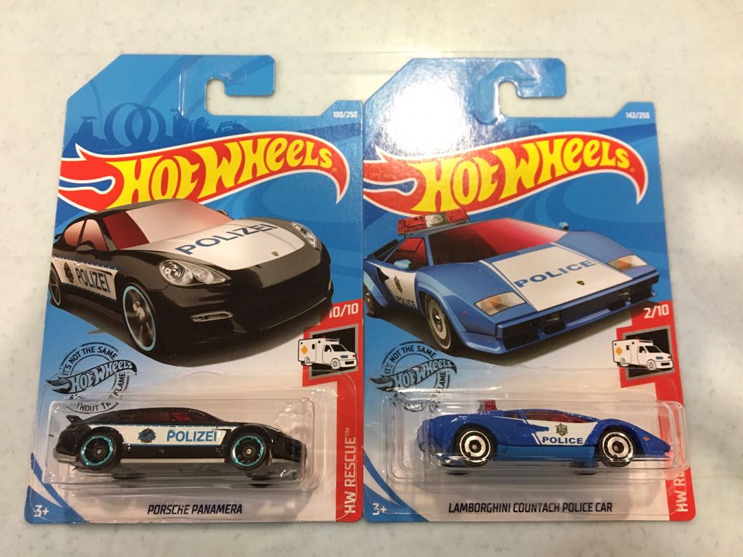 Hot wheels porsche panamera police 2025