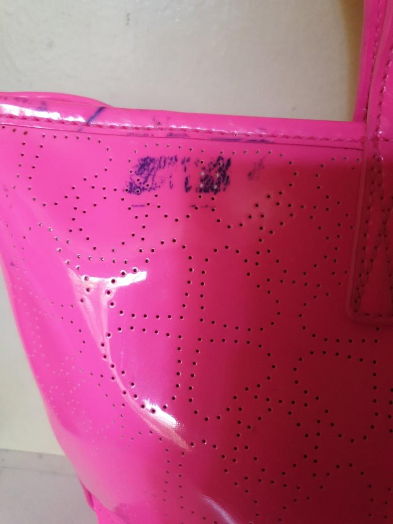 Kate Spade Hot Pink Bag (Category: Luxury Bags & Wallets) located in Las Pinas. Submitted by irisb17 (Listing ID 1011458022, Image 3). Description: Selling low for Kate Spade bag. It has ink stains but bag is still sturdy and functional. Please see pictures for more details..