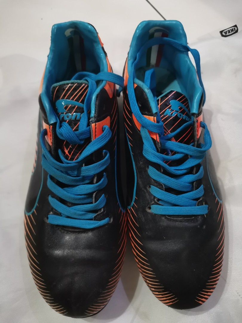 Kronos Football boot, Men's Fashion, Activewear on Carousell