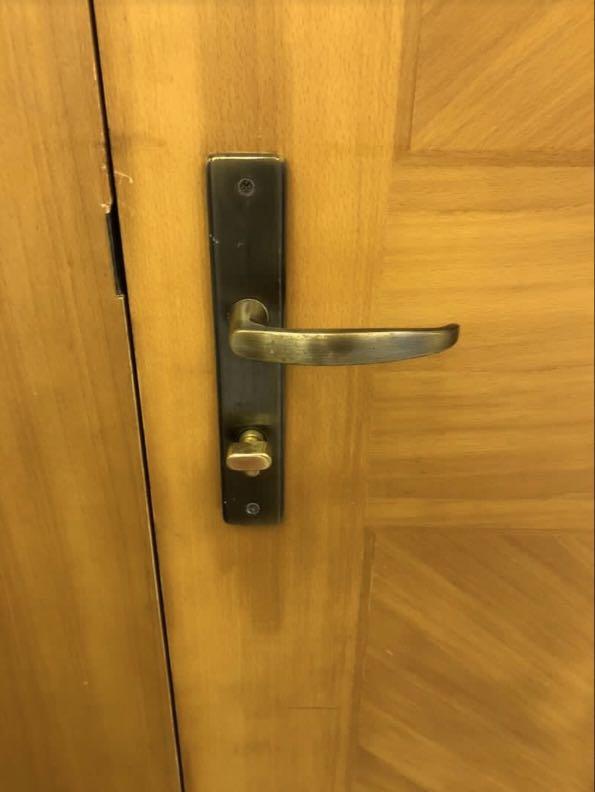 Locksmith Services (Category: Locksmith Services) located in Singapore. Submitted by andrewlocksmith (Listing ID 1011569002, Image 3). Description: 🔒Stuck inside / outside of your house? 🔑 Letterbox/drawer lock issue? 🔒Stuck in the car / keys unable to unlock? 🔒Safe not able to open? 🔑 Installation or changing of new lock? 🚪 Tired of your digital locks giving you issues every now and then. Do not rush into replacing your whole door and wast