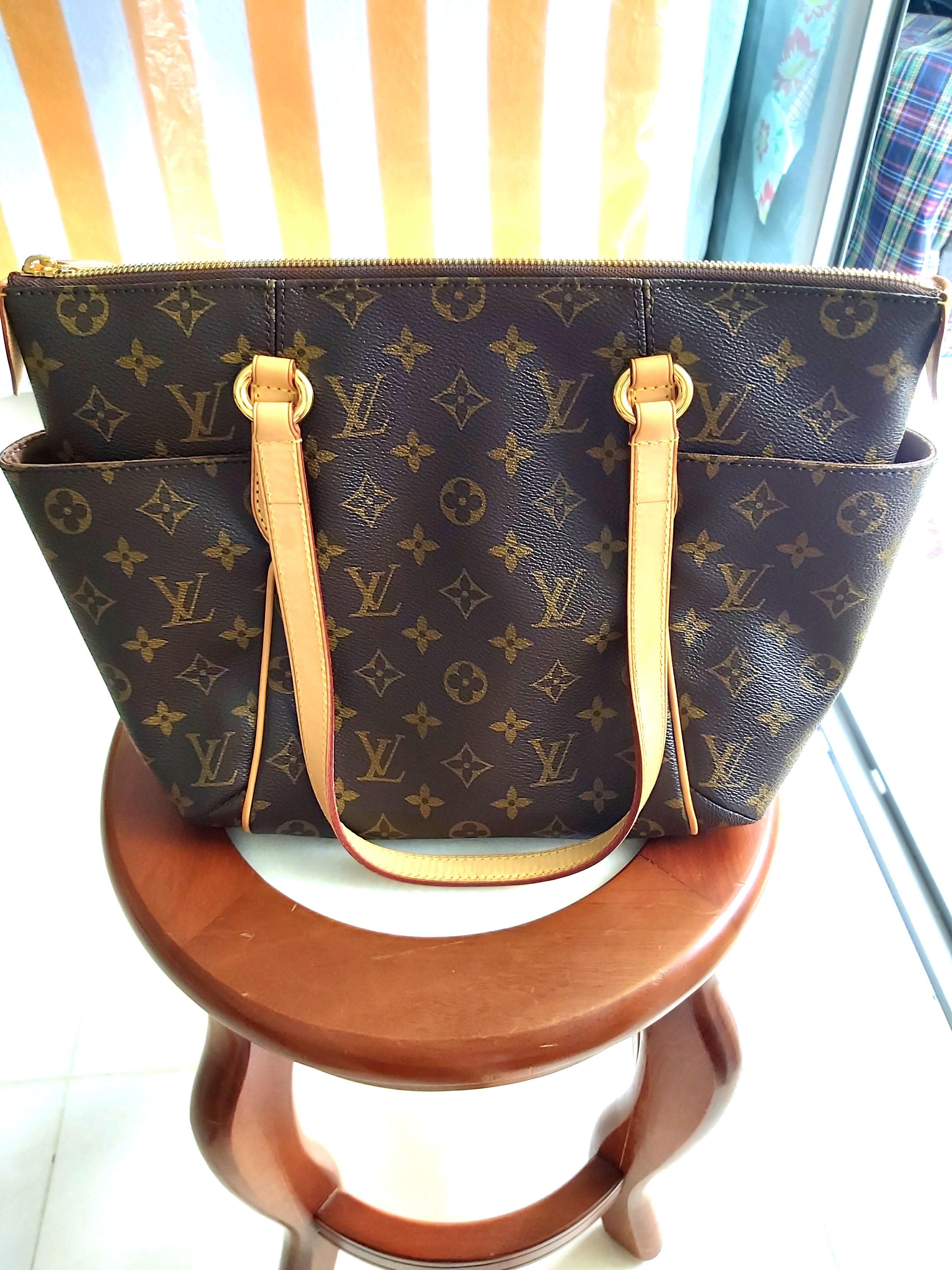 Medium lv bag hot sale