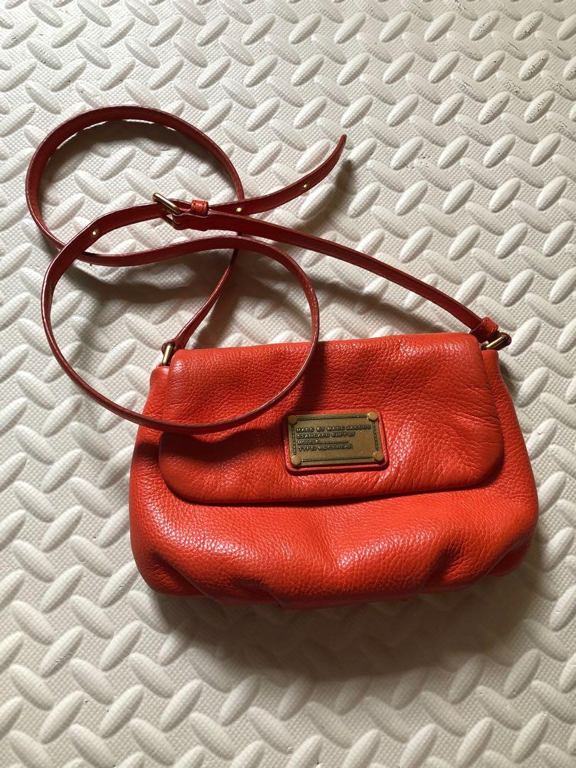 Marc by marc jacobs sling best sale bag