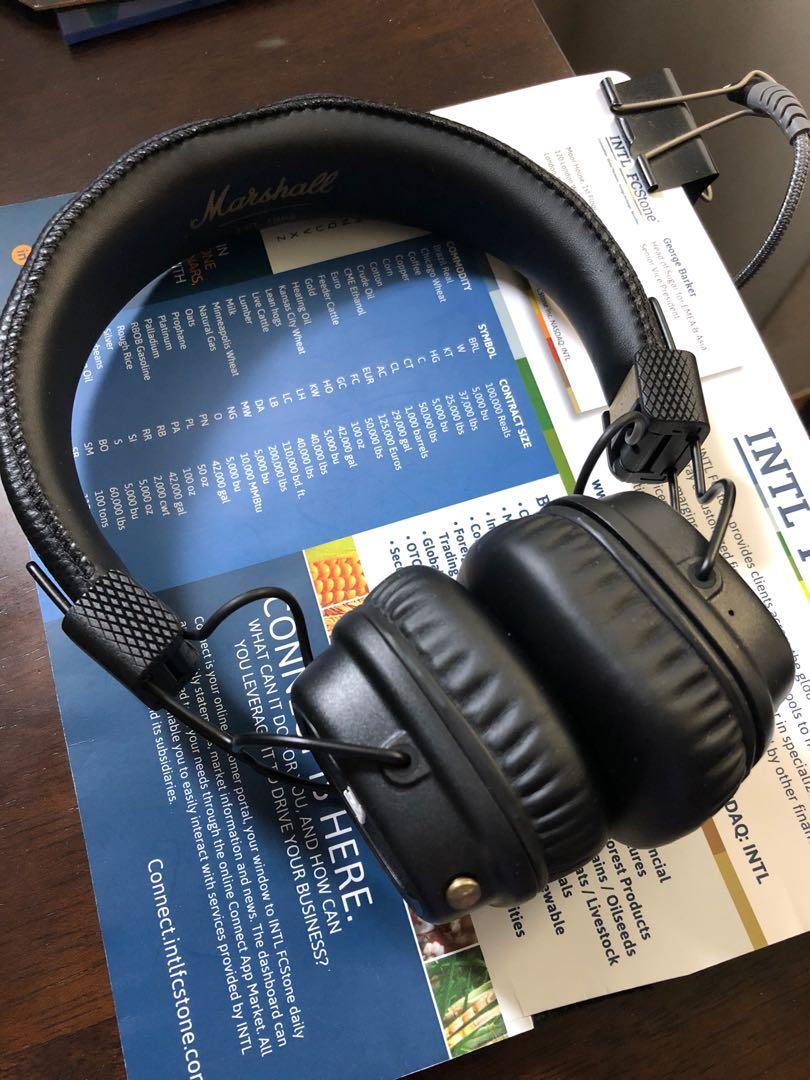 connecting marshall bluetooth headphones