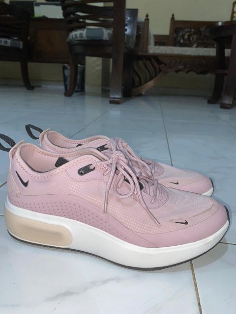 Air max dia plum chalk best sale