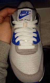 Nikes women size 7