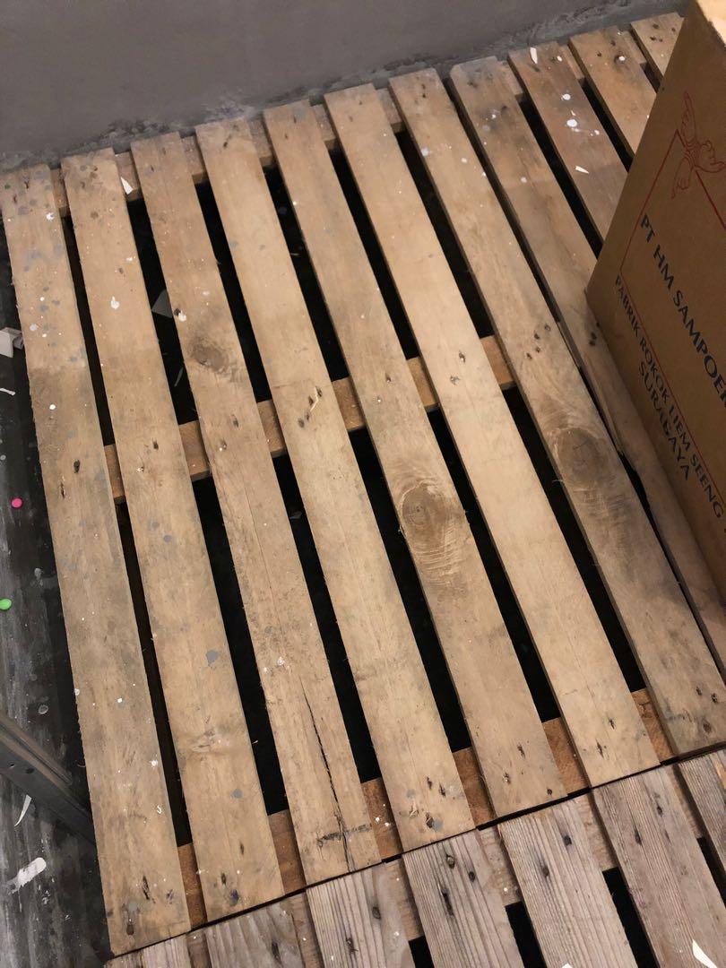 Palet Kayu Pinus Uk 120x100 Bukan Jati Belanda Perabotan Rumah Di Carousell