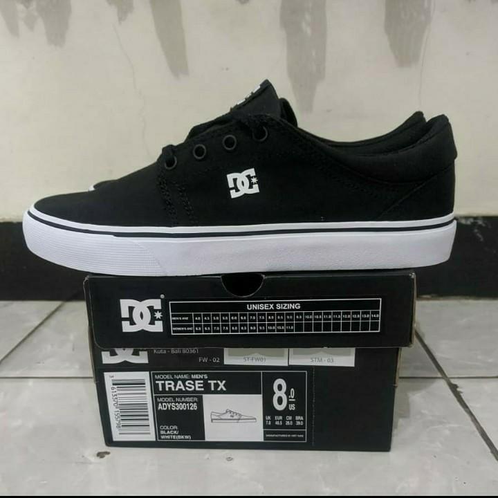 Sepatu Dc Original Fesyen Pria Sepatu Sneakers Di Carousell