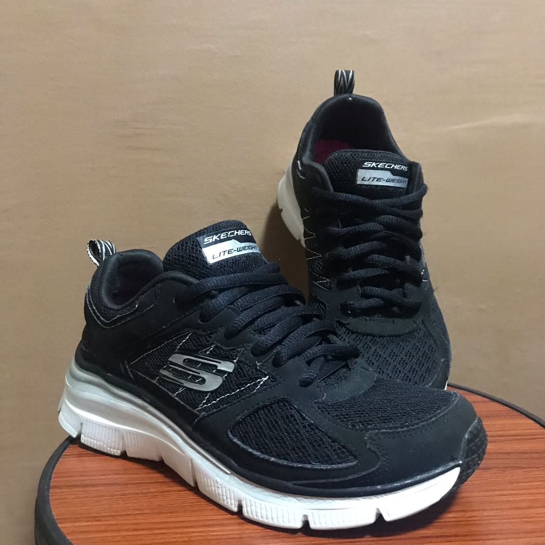 skechers shoes lite weight