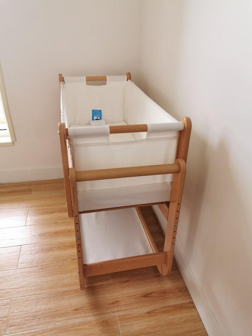 Snuzpod store changing table