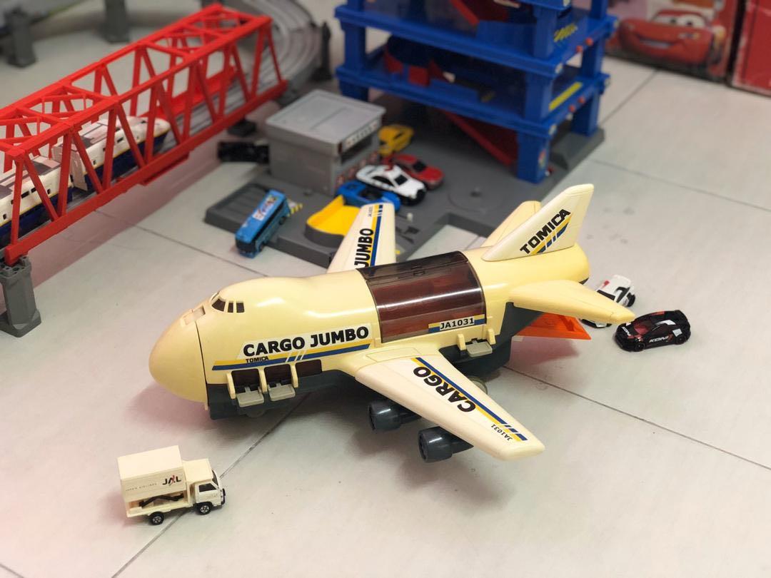 tomica plane